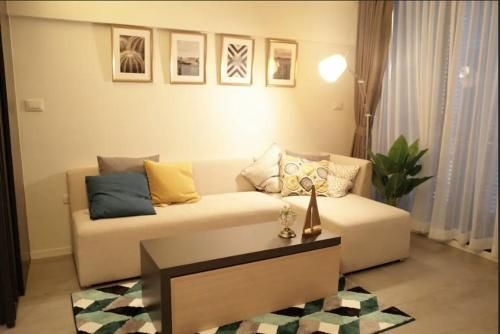 2BR At Asok And Sukhumvit Near Terminal 21 And Nana Max 4 (4F/2052)0