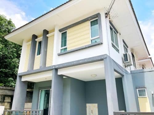 Villa with Garden View