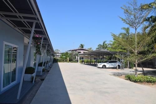 OYO 909 Guiding Star Resort2