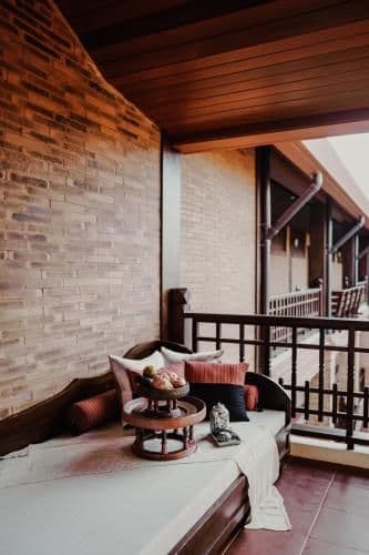 Deluxe Suite with Balcony