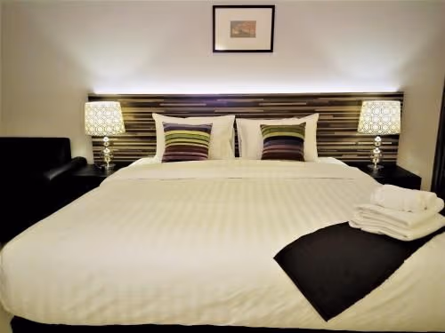 Standard Queen Room
