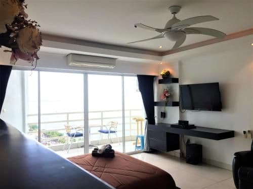 Studio Apartment with Sea View