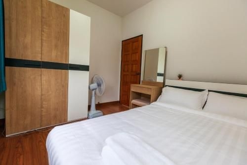 Soothing and Relaxing Jinbei Villa 2083