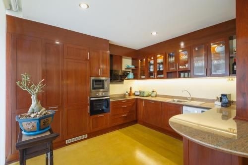 Deluxe Town House in the Old City0