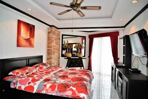 Beach condo Jomtien pool view large modern 1 bedroom + Kitchen Beach condo Jomtien pool view large modern 1 bedroom + Kitchen