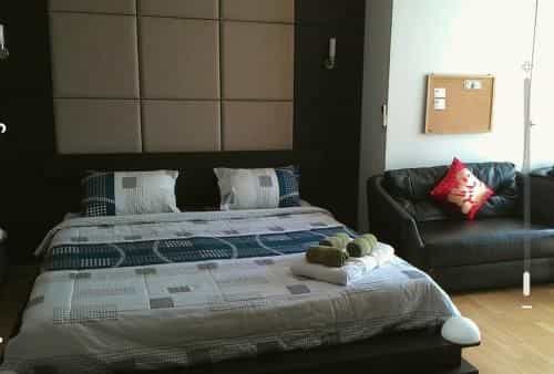 บ้านสาธร ริเวอร์แอนด์พูลวิว บ้านสาธร ริเวอร์แอนด์พูลวิว