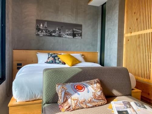 King Studio with Sofa Bed