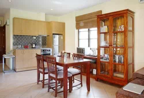 Family-friendly house, a few steps from the pool and close to the ocean. Family-friendly house, a few steps from the pool and close to the ocean.