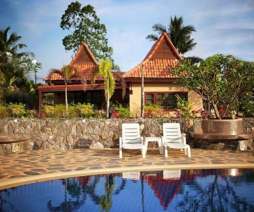 Family-friendly house, a few steps from the pool and close to the ocean. Family-friendly house, a few steps from the pool and close to the ocean.