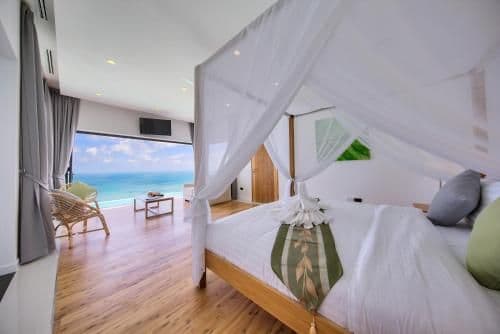 Villa with Sea View