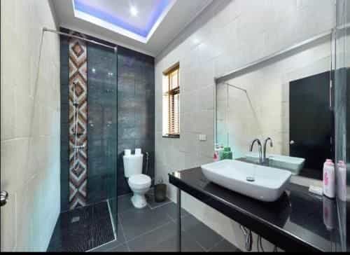 Freeway Villa - House with Private Pool Freeway Villa - House with Private Pool