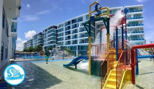 Apartment with Pool View