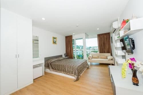 Studio Apartment