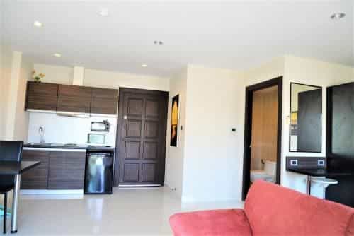 Park Lane studio apartment with swimming pool view Pattaya Park Lane studio apartment with swimming pool view Pattaya