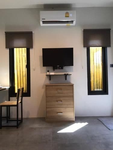 Deluxe Room (2 Adults + 1 Child)