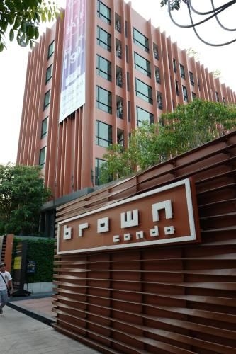Brown Condo Phahon 670