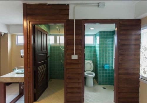 Standard Twin Room with Shared Bathroom