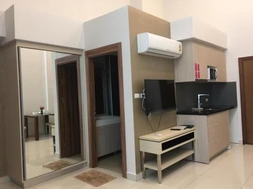 Deluxe Studio