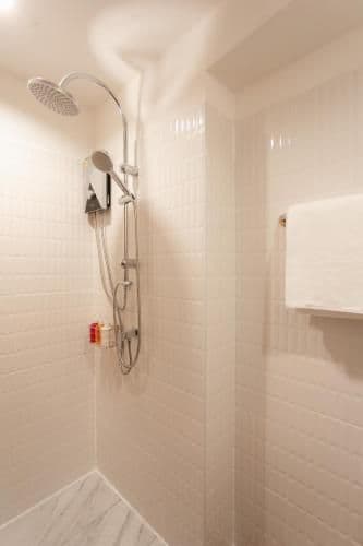Superior Twin Room with Private Bathroom