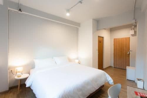 Superior King Room with Private Bathroom