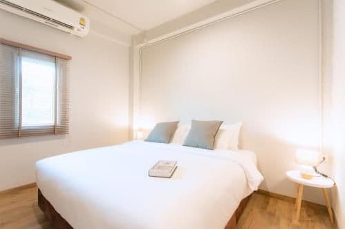 Superior King Room with Private Bathroom