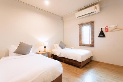Superior Twin Room with Private Bathroom