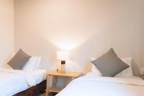 Superior Twin Room with Private Bathroom