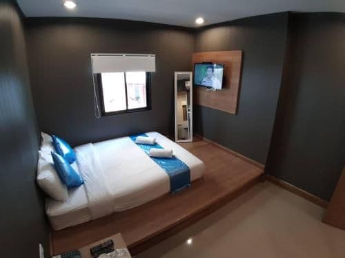 Deluxe Double Room with Window