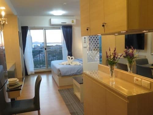 Studio Apartment with Sea View
