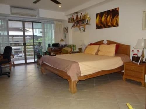 Studio Apartment