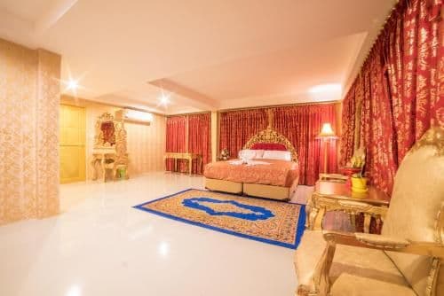 Deluxe Suite