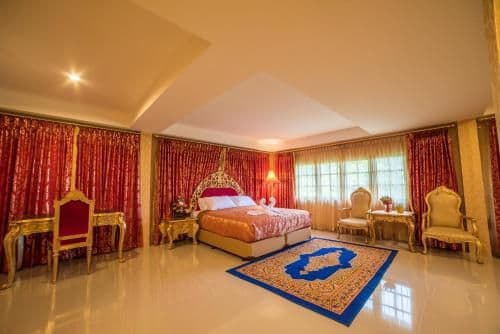 Deluxe Suite