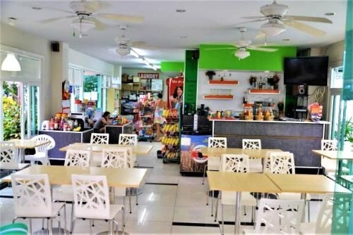 2 bedroom apartment with lagoon pool, Park Lane Jomtien4