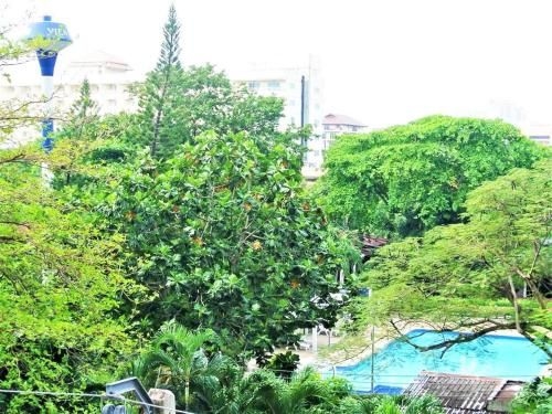 Jomtien Beach Condo with salt water pool - Condominiums for Rent in Muang Pattaya4