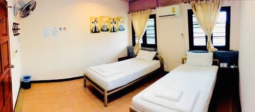 Standard Twin Room with Shared Bathroom