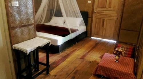 Deluxe Room (2 Adults + 1 Child)