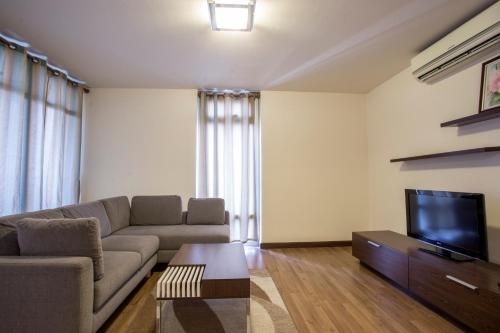 Geneva Condominium by Sirawadee2