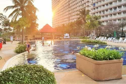 Sleek studio at Jomtien Beach condominium S1 beach front Sleek studio at Jomtien Beach condominium S1 beach front