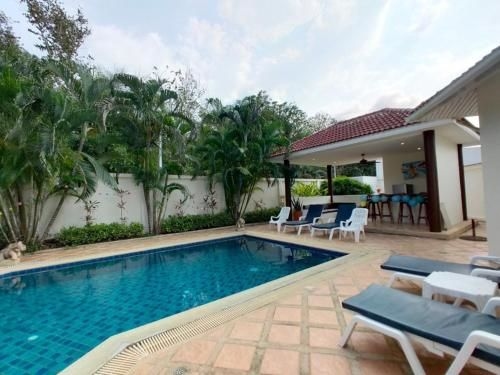 6-Bedroom Pattaya Villa with Brand new pool, Wifi, Pool table, & Netflix0