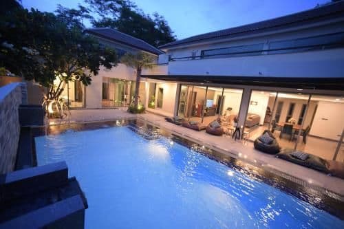 Premiere Nine-Bedroom Villa with Private Pool -Beach Front