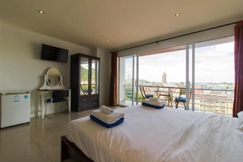 Studio Apartment with Sea View