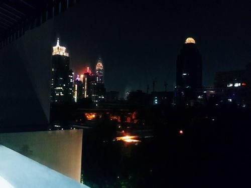 Center of Bangkok Walk to Erawan Modern Thai Style4