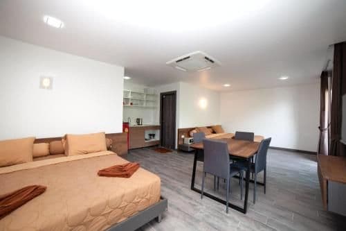 Deluxe Family Room