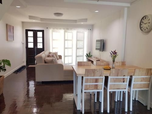 Piyanattha House0