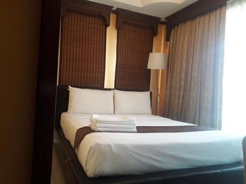 Deluxe Queen Room