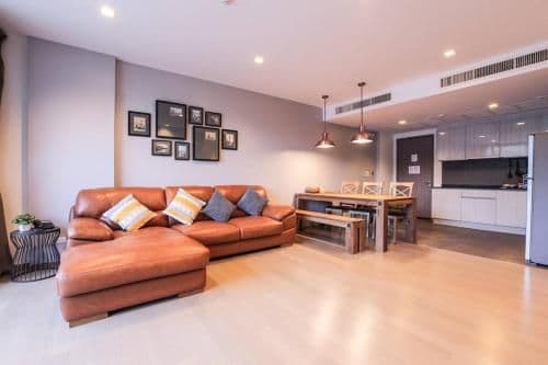 Apartment with Mountain View