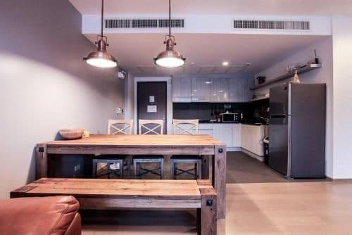 Apartment with Mountain View