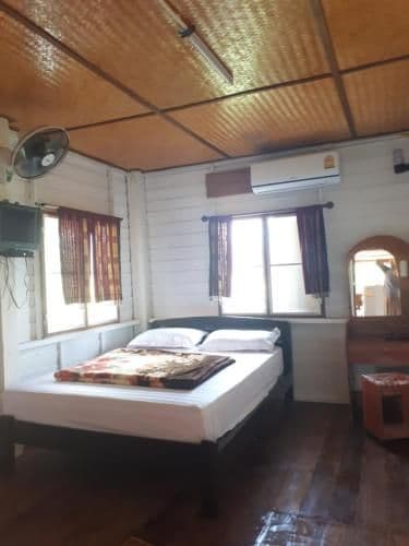 Standard Double Room with Shared Bathroom