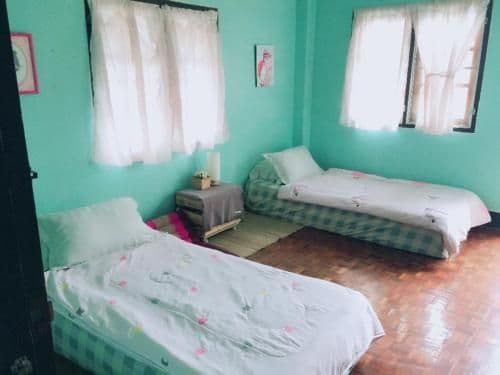 Standard Twin Room with Shared Bathroom