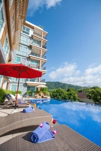 Grand Naiharn Suites0